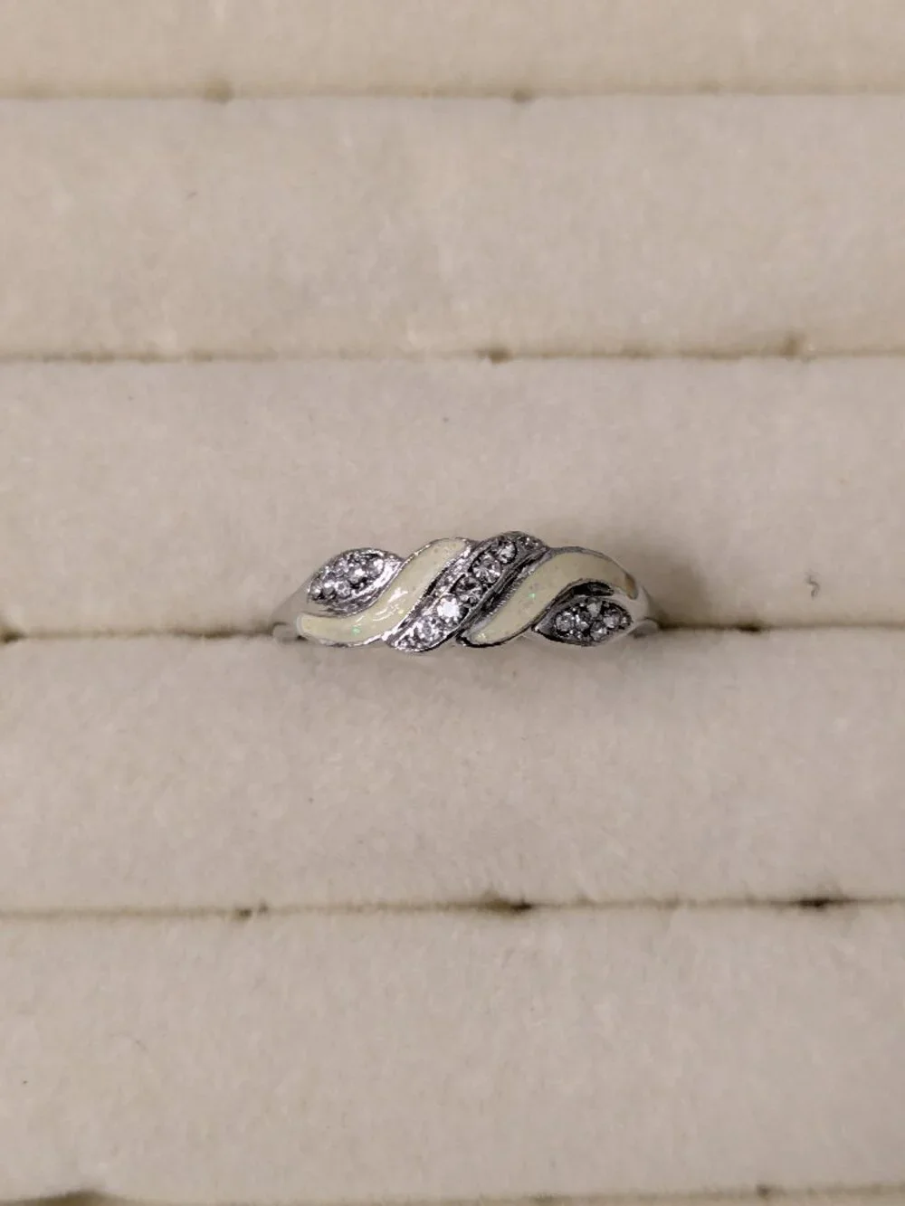 New!  Size 10 Clear Stone and Enamel Swirl Ring